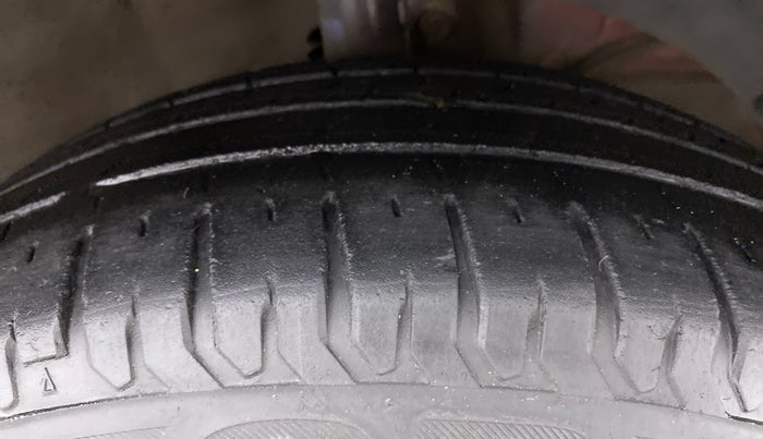 2018 Maruti Dzire ZXI PLUS AMT, Petrol, Automatic, 76,915 km, Right Front Tyre Tread
