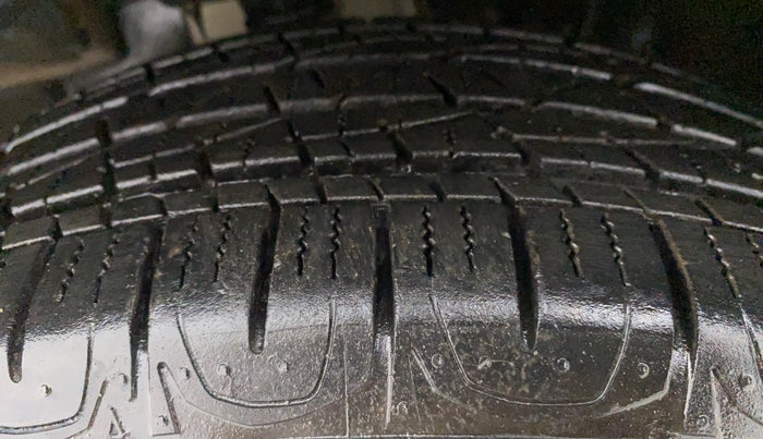 2021 Jeep Compass SPORT 1.4 PETROL, Petrol, Manual, 12,858 km, Left Front Tyre Tread