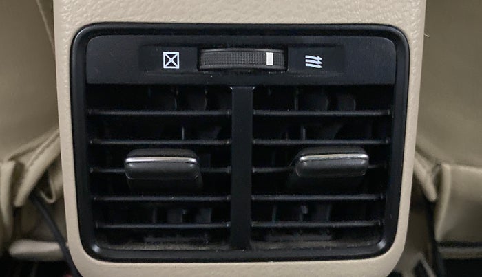 2016 Maruti Ciaz VXI PLUS AMT, Petrol, Automatic, 28,894 km, Rear AC Vents