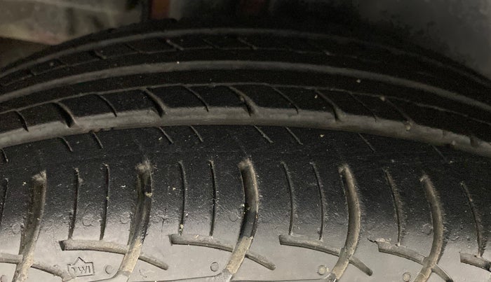 2016 Maruti Ciaz VXI PLUS AMT, Petrol, Automatic, 28,894 km, Right Rear Tyre Tread