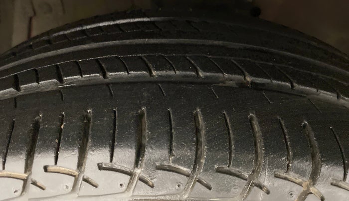 2016 Maruti Ciaz VXI PLUS AMT, Petrol, Automatic, 28,894 km, Left Front Tyre Tread