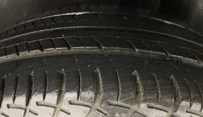 2016 Maruti Ciaz VXI PLUS AMT, Petrol, Automatic, 28,894 km, Left Rear Tyre Tread