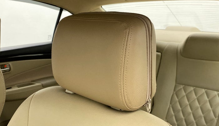 2016 Maruti Ciaz VXI PLUS AMT, Petrol, Automatic, 28,894 km, Front left seat (passenger seat) - Headrest adjuster not working
