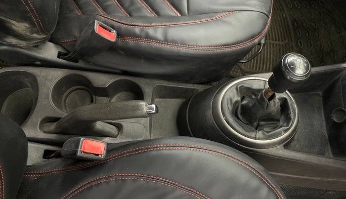 2013 Hyundai i20 MAGNA 1.2, Petrol, Manual, 61,580 km, Gear Lever