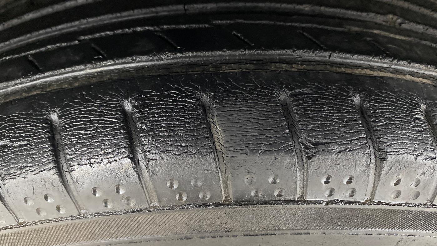 2013 Hyundai i20 MAGNA 1.2, Petrol, Manual, 61,593 km, Left Front Tyre Tread