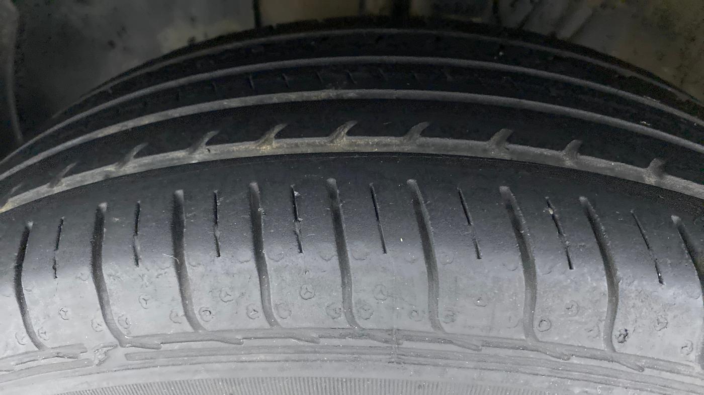 2021 Hyundai VENUE S 1.2, Petrol, Manual, 31,392 km, Right Front Tyre Tread