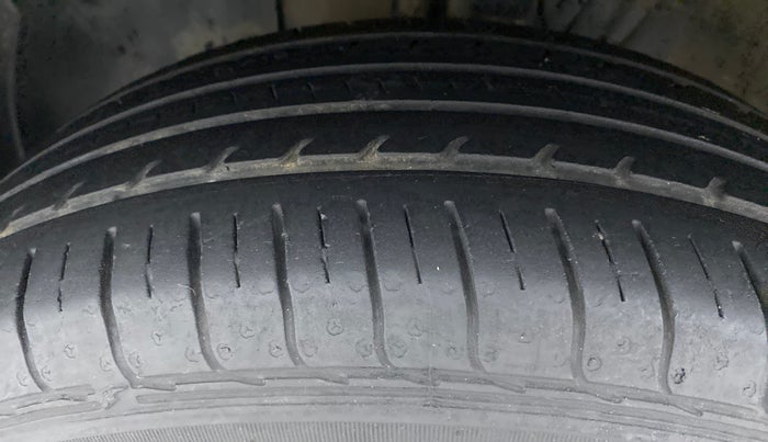 2021 Hyundai VENUE S 1.2, Petrol, Manual, 31,392 km, Right Front Tyre Tread