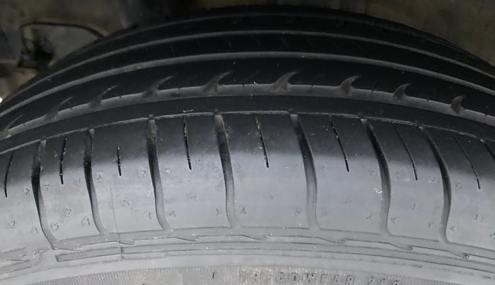 2021 Hyundai VENUE S 1.2, Petrol, Manual, 31,392 km, Right Rear Tyre Tread