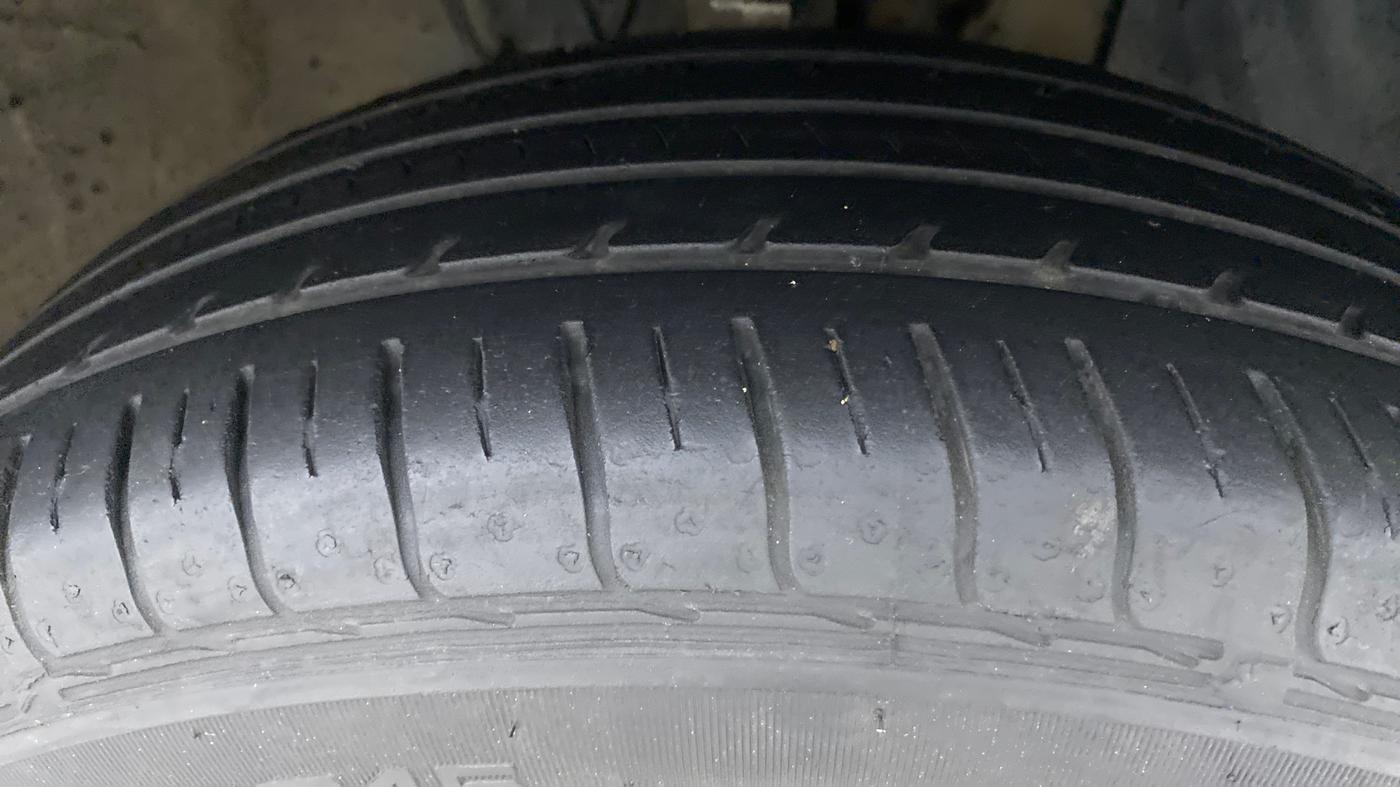 2021 Hyundai VENUE S 1.2, Petrol, Manual, 31,392 km, Left Front Tyre Tread
