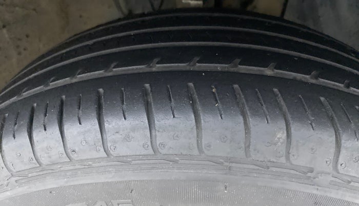 2021 Hyundai VENUE S 1.2, Petrol, Manual, 31,392 km, Left Front Tyre Tread