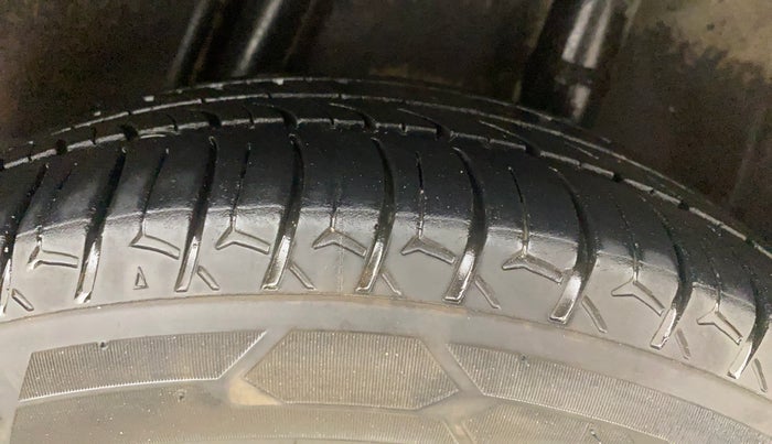 2012 Honda City 1.5L I-VTEC E MT, Petrol, Manual, 1,07,320 km, Left Rear Tyre Tread