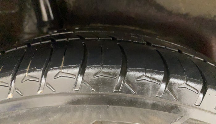 2012 Honda City 1.5L I-VTEC E MT, Petrol, Manual, 1,07,320 km, Right Rear Tyre Tread