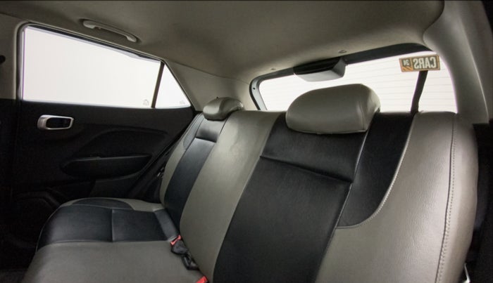 2019 Hyundai VENUE SX 1.0 TURBO, Petrol, Manual, 69,173 km, Right Side Rear Door Cabin