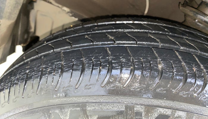 2020 Maruti S PRESSO VXI PLUS AMT, Petrol, Automatic, 19,538 km, Left Front Tyre Tread