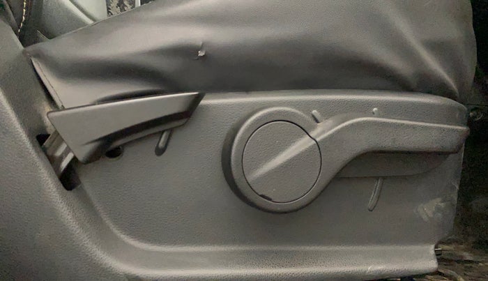 2021 Mahindra Thar LX HARD TOP 4WD MT, Diesel, Manual, 34,319 km, Driver Side Adjustment Panel