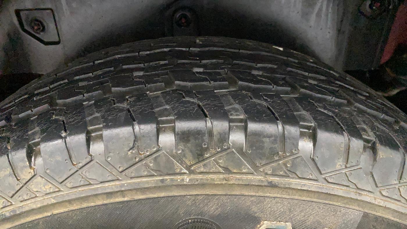 2021 Mahindra Thar LX HARD TOP 4WD MT, Diesel, Manual, 34,319 km, Left Rear Tyre Tread