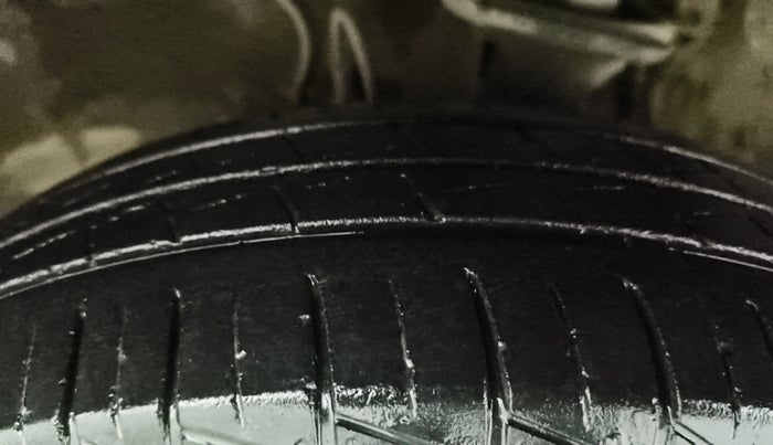 2022 Maruti Alto VXI PLUS, Petrol, Manual, 33,845 km, Left Front Tyre Tread