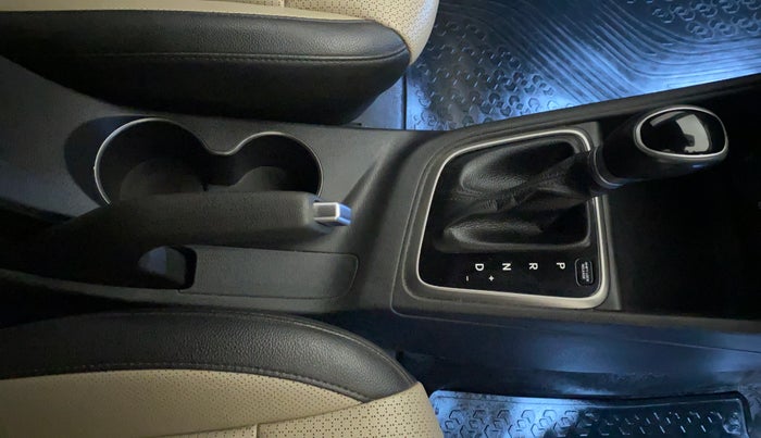 2018 Hyundai Verna 1.6 VTVT SX (O) AT, Petrol, Automatic, 63,928 km, Gear Lever