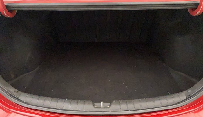 2018 Hyundai Verna 1.6 VTVT SX (O) AT, Petrol, Automatic, 63,928 km, Boot Inside