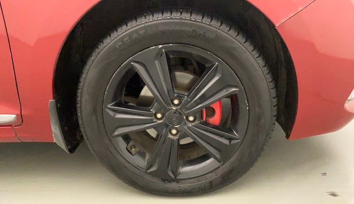 2018 Hyundai Verna 1.6 VTVT SX (O) AT, Petrol, Automatic, 63,928 km, Right Front Wheel