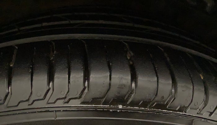 2018 Hyundai Verna 1.6 VTVT SX (O) AT, Petrol, Automatic, 63,928 km, Right Rear Tyre Tread