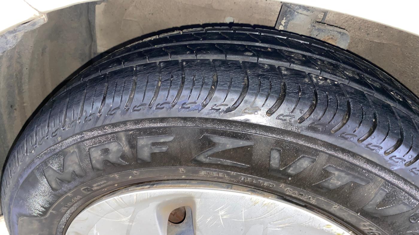 2016 Maruti Celerio ZXI AMT (O), Petrol, Automatic, 47,217 km, Left Front Tyre Tread