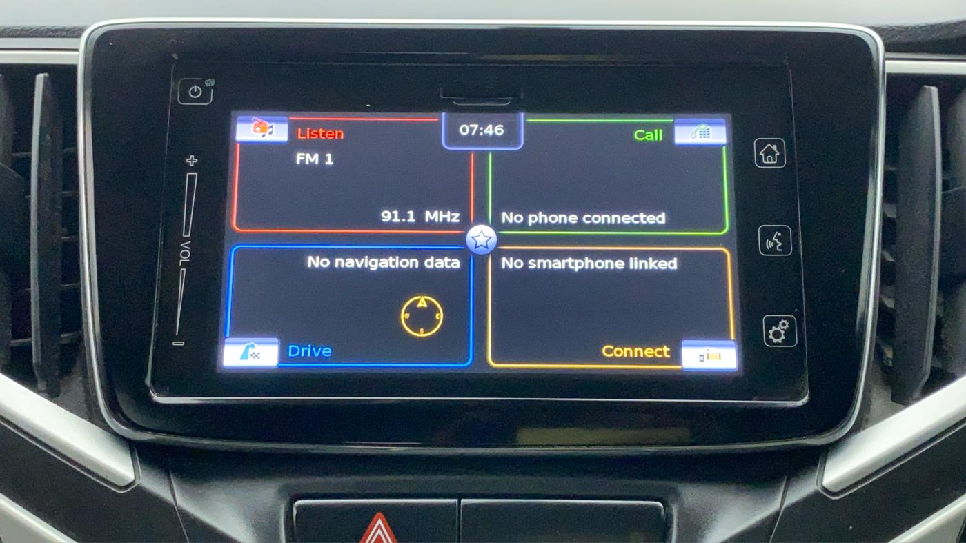 2015 Maruti Baleno ALPHA PETROL 1.2, Petrol, Manual, 28,909 km, Infotainment System
