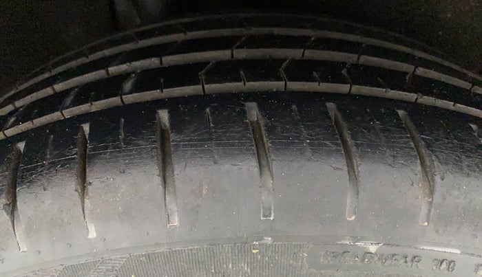 2015 Maruti Baleno ALPHA PETROL 1.2, Petrol, Manual, 28,909 km, Right Rear Tyre Tread