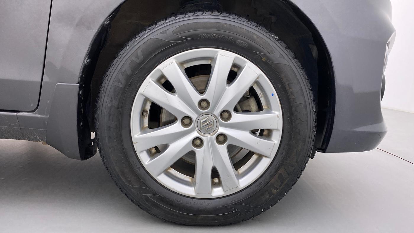 2017 Maruti Ertiga ZDI PLUS SHVS, Diesel, Manual, 67,211 km, Right Front Wheel