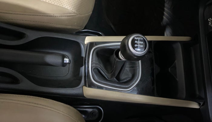 2022 Honda City 1.5L I-VTEC V MT 5TH GEN, Petrol, Manual, 36,619 km, Gear Lever