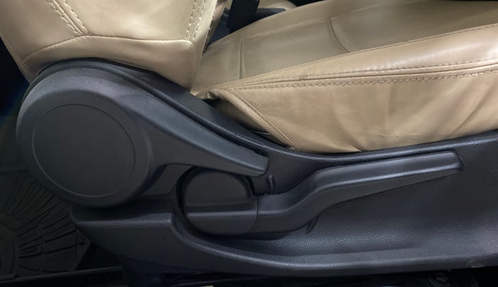 2022 Honda City 1.5L I-VTEC V MT 5TH GEN, Petrol, Manual, 36,619 km, Driver Side Adjustment Panel