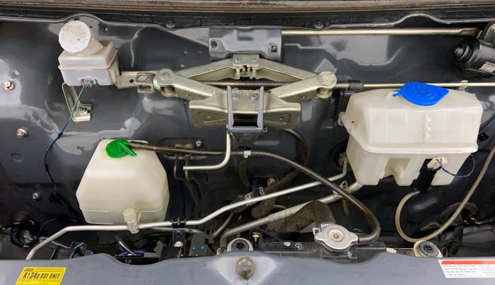 2018 Maruti Eeco 5 STR WITH AC PLUSHTR, Petrol, Manual, 14,651 km, Engine Bonet View
