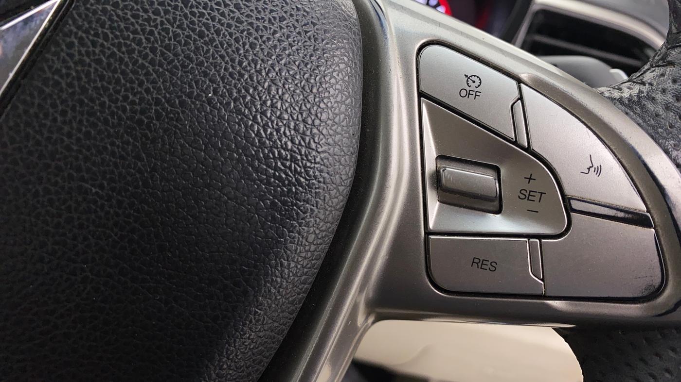 2024 Mahindra XUV300 W8 (O) 1.2 PETROL AMT, Petrol, Automatic, 17,821 km, Adaptive Cruise Control