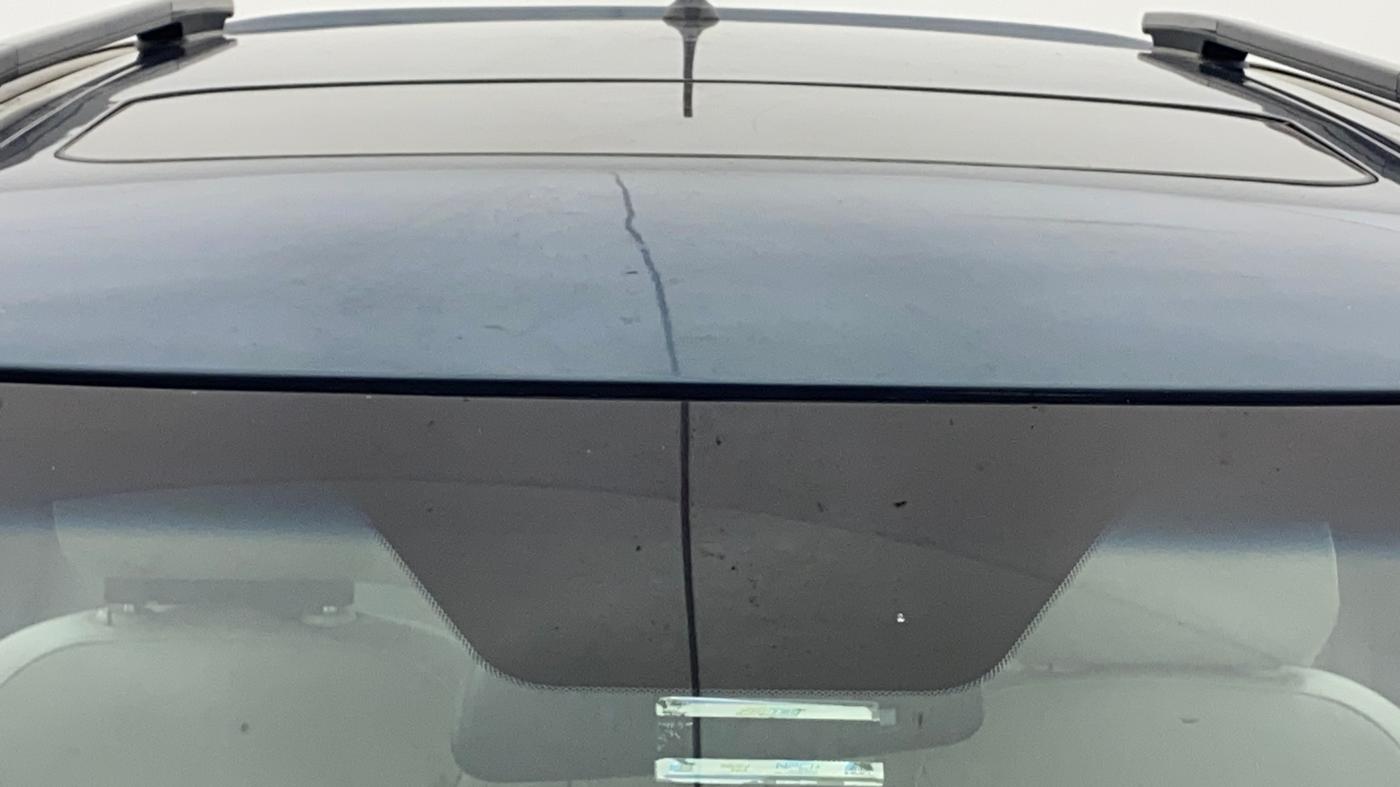 2024 Mahindra XUV300 W8 (O) 1.2 PETROL AMT, Petrol, Automatic, 17,821 km, Moonroof/ Sunroof