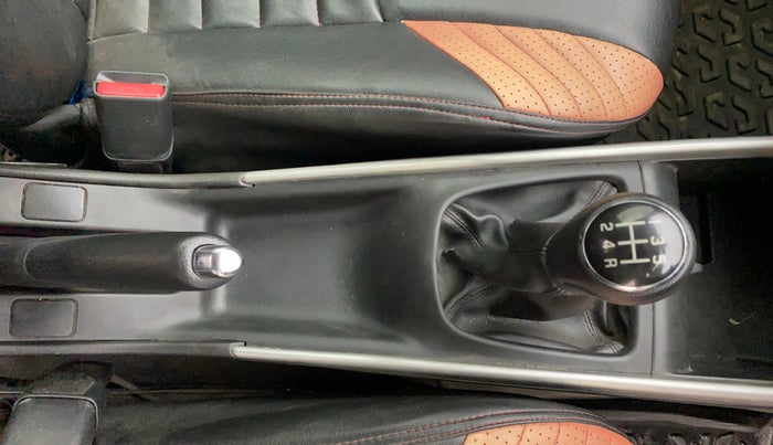 2016 Maruti Baleno ZETA PETROL 1.2, Petrol, Manual, 1,07,222 km, Gear Lever