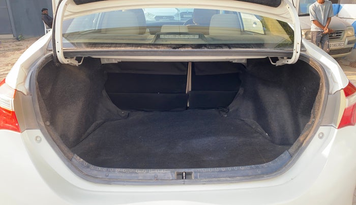 2016 Toyota Corolla Altis JS PETROL, Petrol, Manual, 73,979 km, Boot Inside