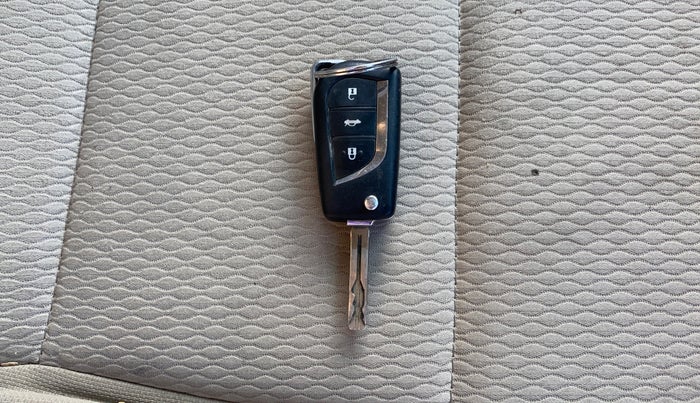 2016 Toyota Corolla Altis JS PETROL, Petrol, Manual, 73,979 km, Key Close Up