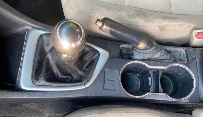 2016 Toyota Corolla Altis JS PETROL, Petrol, Manual, 73,979 km, Gear Lever