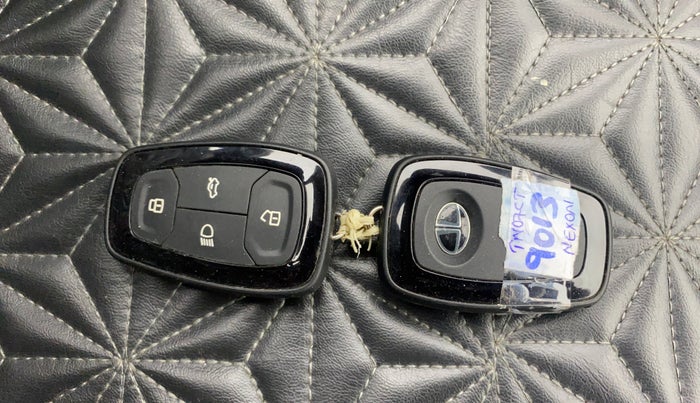 2019 Tata NEXON XZ PLUS PETROL, Petrol, Manual, 52,149 km, Key Close Up