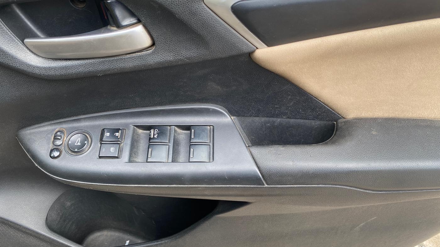 2018 Honda Jazz 1.2L I-VTEC VX CVT, Petrol, Automatic, 67,770 km, Driver Side Door Panels Control