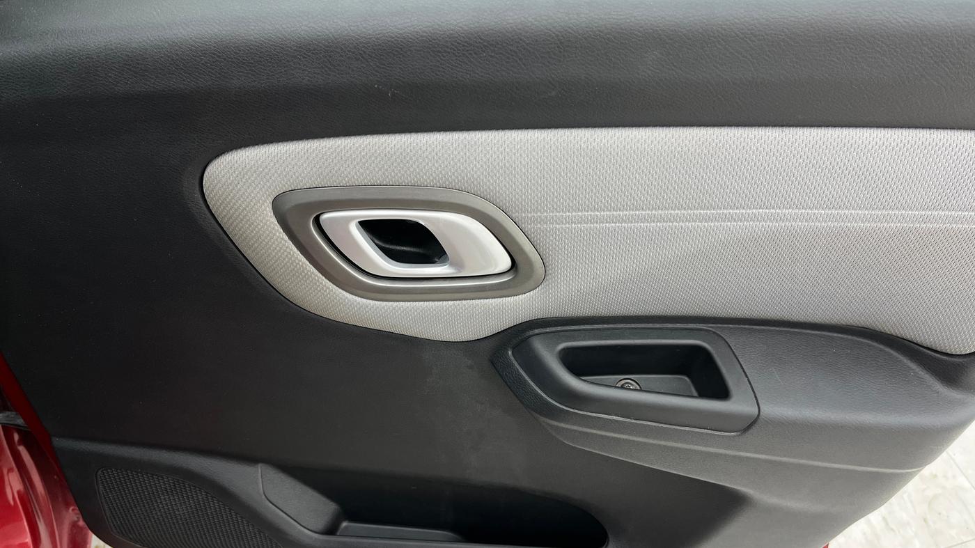 2020 Datsun Redi Go T(O) 1.0 AMT, Petrol, Automatic, 20,064 km, Driver Side Door Panels Control