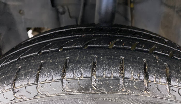 2016 Datsun Go Plus T, Petrol, Manual, 1,14,535 km, Left Front Tyre Tread