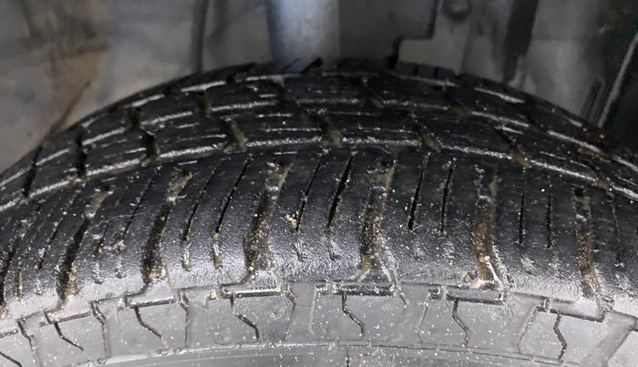 2016 Datsun Go Plus T, Petrol, Manual, 1,14,535 km, Right Front Tyre Tread