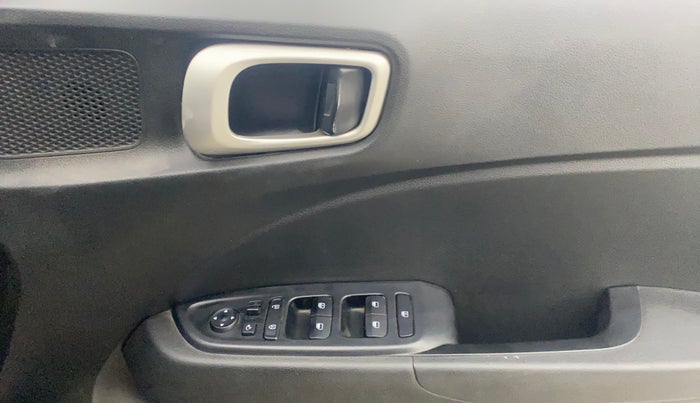 2020 Hyundai VENUE SX PLUS 1.0 TURBO DCT, Petrol, Automatic, 40,844 km, Driver Side Door Panels Control