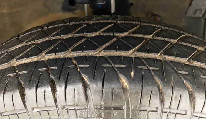 2014 Maruti Swift Dzire VXI, Petrol, Manual, 76,864 km, Right Front Tyre Tread