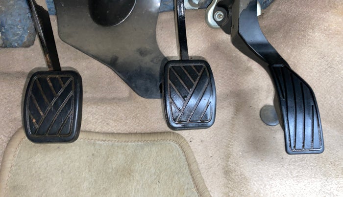 2014 Maruti Swift Dzire VXI, Petrol, Manual, 76,864 km, Pedals