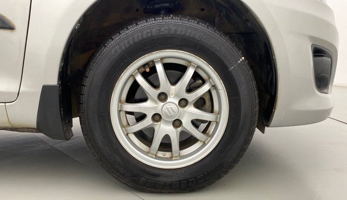 2014 Maruti Swift Dzire VXI, Petrol, Manual, 76,864 km, Right Front Wheel