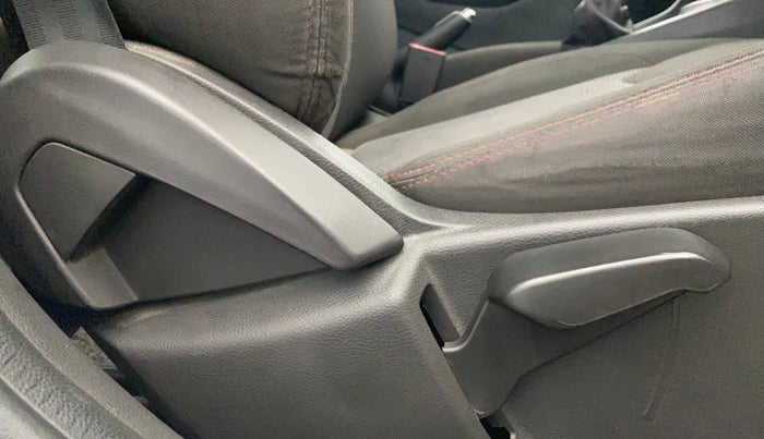 2018 Ford New Figo TREND 1.2 PETROL, Petrol, Manual, 41,186 km, Driver Side Adjustment Panel