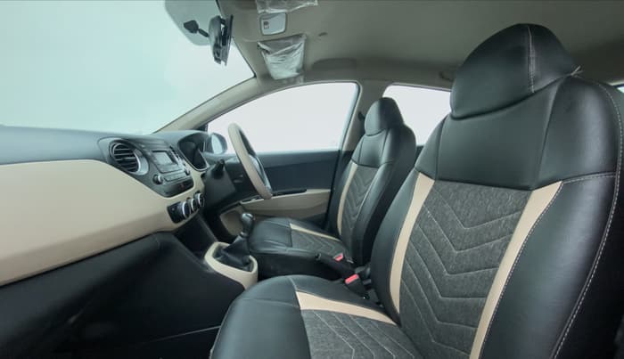 2020 Hyundai Grand i10 MAGNA 1.2 VTVT, CNG, Manual, 14,254 km, Right Side Front Door Cabin