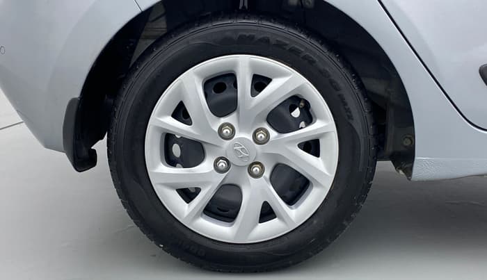 2020 Hyundai Grand i10 MAGNA 1.2 VTVT, CNG, Manual, 14,254 km, Right Rear Wheel